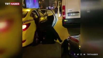 Ücret konusunda turistlerle tartışan taksiciye gözaltı