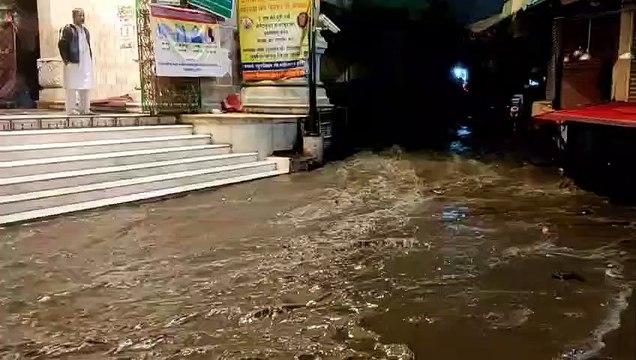 Weather news : अजमेर में देर रात तेज बारिश, दरगाह के बाहर यूं बहा पानी, देखें वीडियो