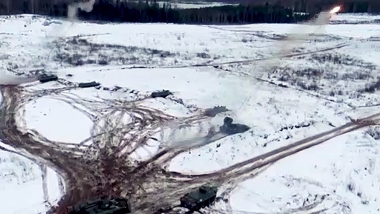 Rússia faz exercícios militares