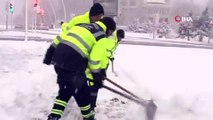 Başkent'te kar yağışı havanın aydınlanmasıyla etkisini arttırdı