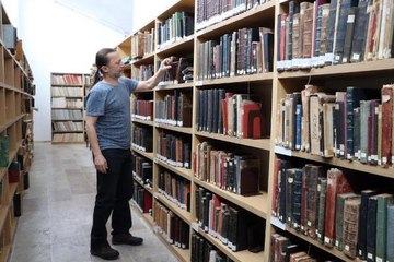 ANADOLU ÜNİVERSİTESİ'NİN 'NADİR ESERLER' KOLEKSİYONU, DİJİTALE AKTARILIYOR