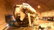 Kuzey Marmara yolundaki tünelde TIR kazası