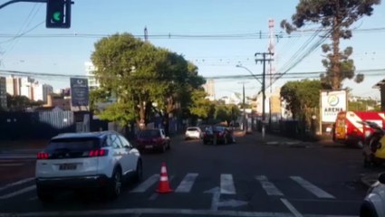 Fusion e Siena se envolvem em colisão na Rua Salgado Filho; motorista apresentava sinais de embriaguez