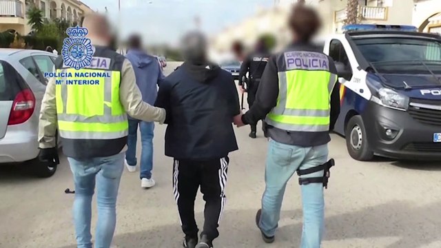 Cinco detenidos que atracaban bancos con armas de fuego en varios territorios