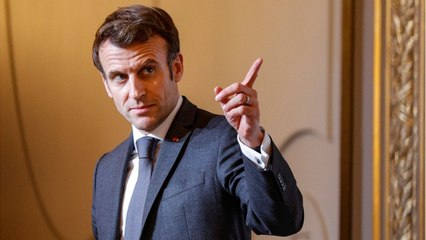 FEMME ACTUELLE - Présidentielle 2022 : quand Emmanuel Macron annoncera-t-il sa candidature ? Les confidences de son entourage