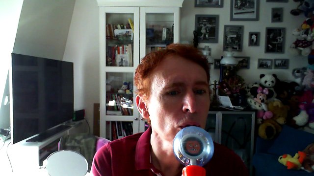 Wiwi égratigne claire fontaine