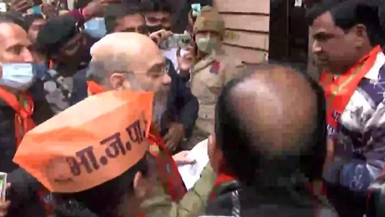 Shah in Kairana: Crowd gathered during door-to-door campaign