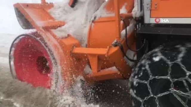 Akseki-Seydişehir karayolu trafiğe kapandı. Alacabel'de kar kalınlığı bir metreyi aştı