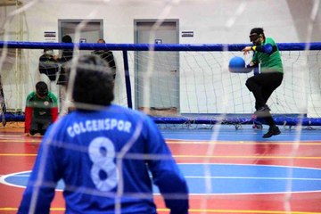 Görme engelli bireyler, Goalball Turnuvası'nda kıyasıya mücadele etti