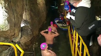 Nager dans l'antre de la terre : des Polonais plongent au fond d'une mine d'argent