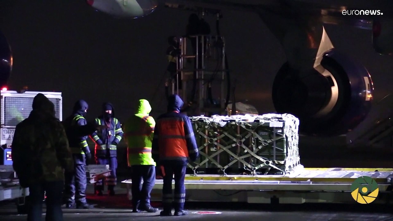 Waffen für die Ukraine: USA und Großbritannien schicken Militärgerätschaften nach Kiew