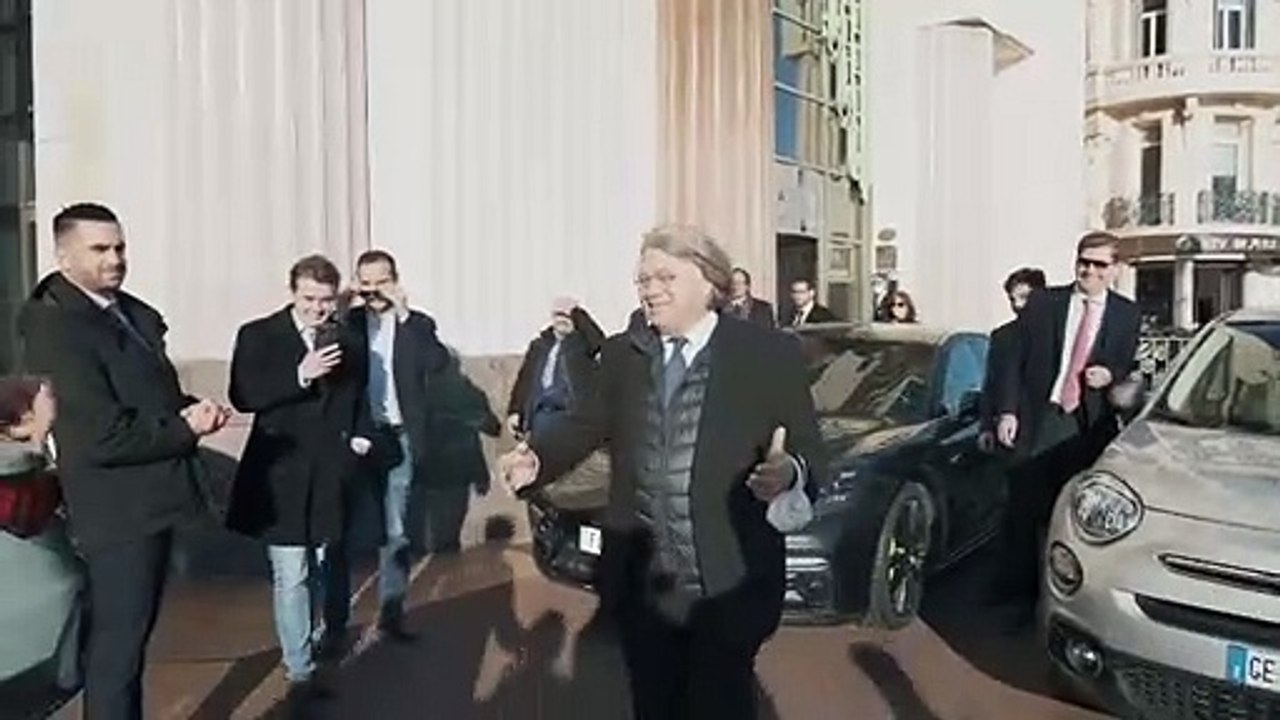 Ralliement de Gilbert Collard : Regardez le montage vidéo mis en ligne par Eric Zemmour pour célébrer la venue de l'avocat, ancien membre du Rassemblement National