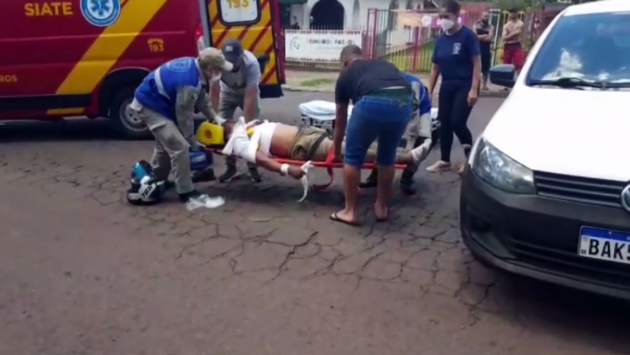 Motociclista sofre graves ferimentos após colisão com carro em Cascavel