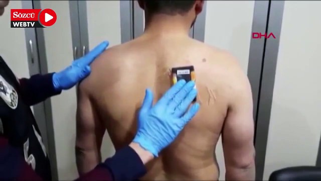 Ehliyet sınavında üzerinde düzenek bulunan kişi: Sınavları geçemediğim için böyle bir yönteme başvurdum