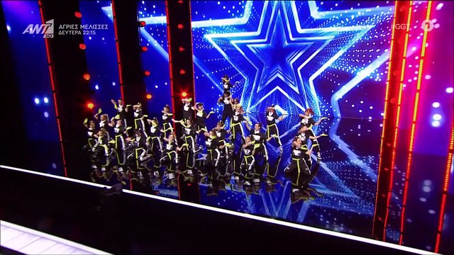 Ελλάδα έχεις Ταλέντο: Ο Τάκης Ζαχαράτος πάτησε το Golden Buzzer και το γιόρτασαν... χορεύοντας!