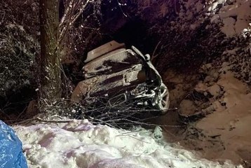 Son dakika haberi | Buzlanma nedeniyle dere yatağına uçan otomobilde can pazarı: 1 ölü, 3 yaralı