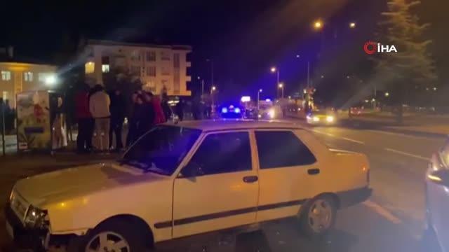 Kız arkadaşı barışma teklifini reddedince kendini yoldan geçen aracın önüne attı