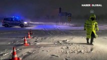 Konya'da kar nedeniyle kara yolları trafiğe kapatıldı