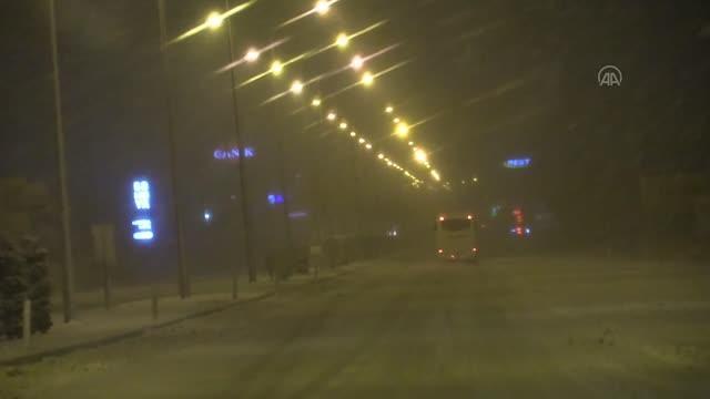 Samsun-Ankara kara yolunun Çorum kesiminde tipi etkili oluyor