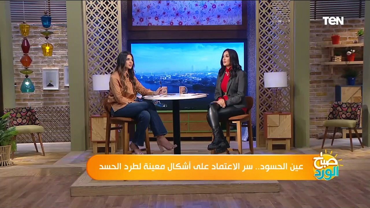 بعد احتفال نبيلة عبيد بعيد ميلادها بتورتة الخرزة الزرقا.. باحث أثري يكشف أصلها عند الفراعنة