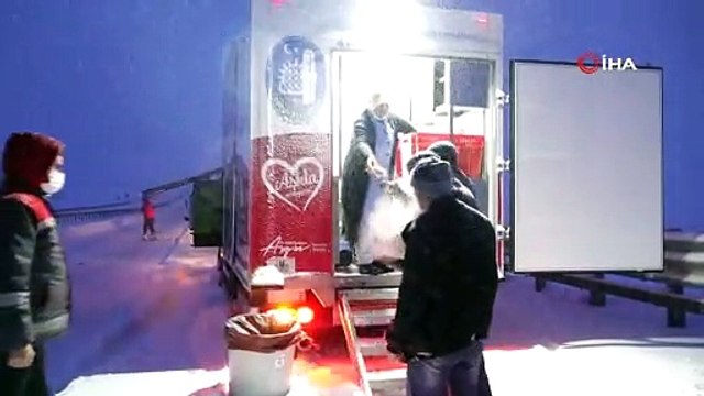 Çorum-Samsun yolunda kaza! Onlarca araç mahsur kaldı