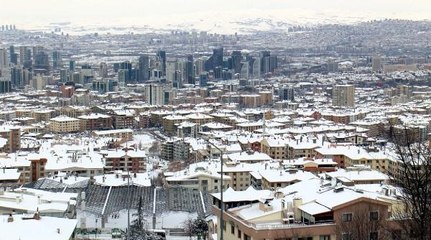 Ankara'da kayak takımı ile yokuştan kaydı