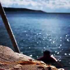 Oι celebrities φωτογραφίζουν χιονισμένα τοπία και ο Λιάγκας κάνει μπάνιο στη θάλασσα!