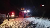 İl Özel İdare ekiplerinin 1150 rakımlı Ahı Dağı'nda karla mücadelesi