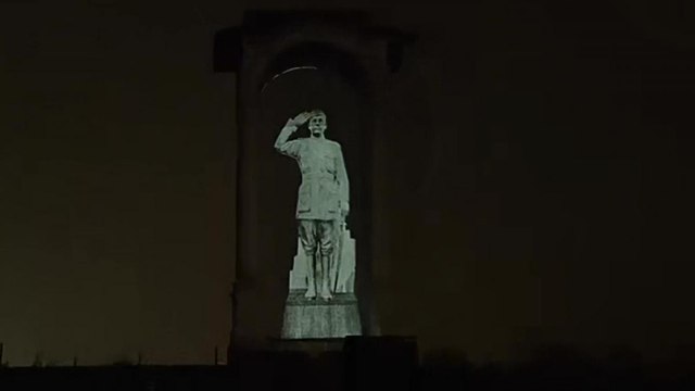 PM unveils hologram statue of Netaji at India Gate