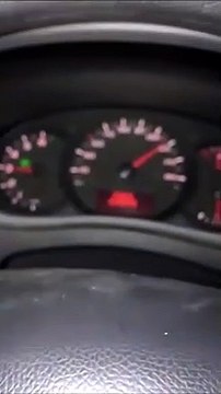 Il passe la 2nde à 150 kmh sur l'autoroute... Mauvaise idée