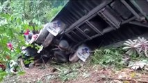 Pelotero y su esposa mueren al caer autobús en una hondonada en Chontales