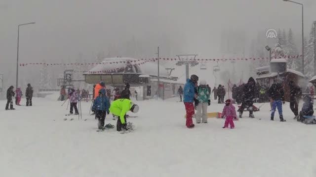 KASTAMONU - Ilgaz Dağı'ndaki kayak merkezlerinde hafta sonu yoğun geçti