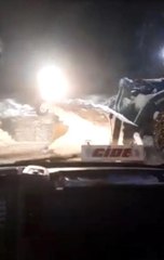 Yoğun kar yağışı nedeniyle Cide yolu ulaşıma kapandı