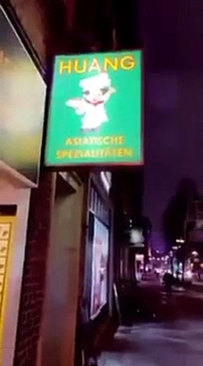 Corla Ratu Jreng Dicuaca Yang Super Duper Dingin Bunda Nyanyi-nyanyi Untuk Menghangatkan Badan