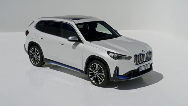 BMW iX1 xDrive30 Exterior Design Daylight studio