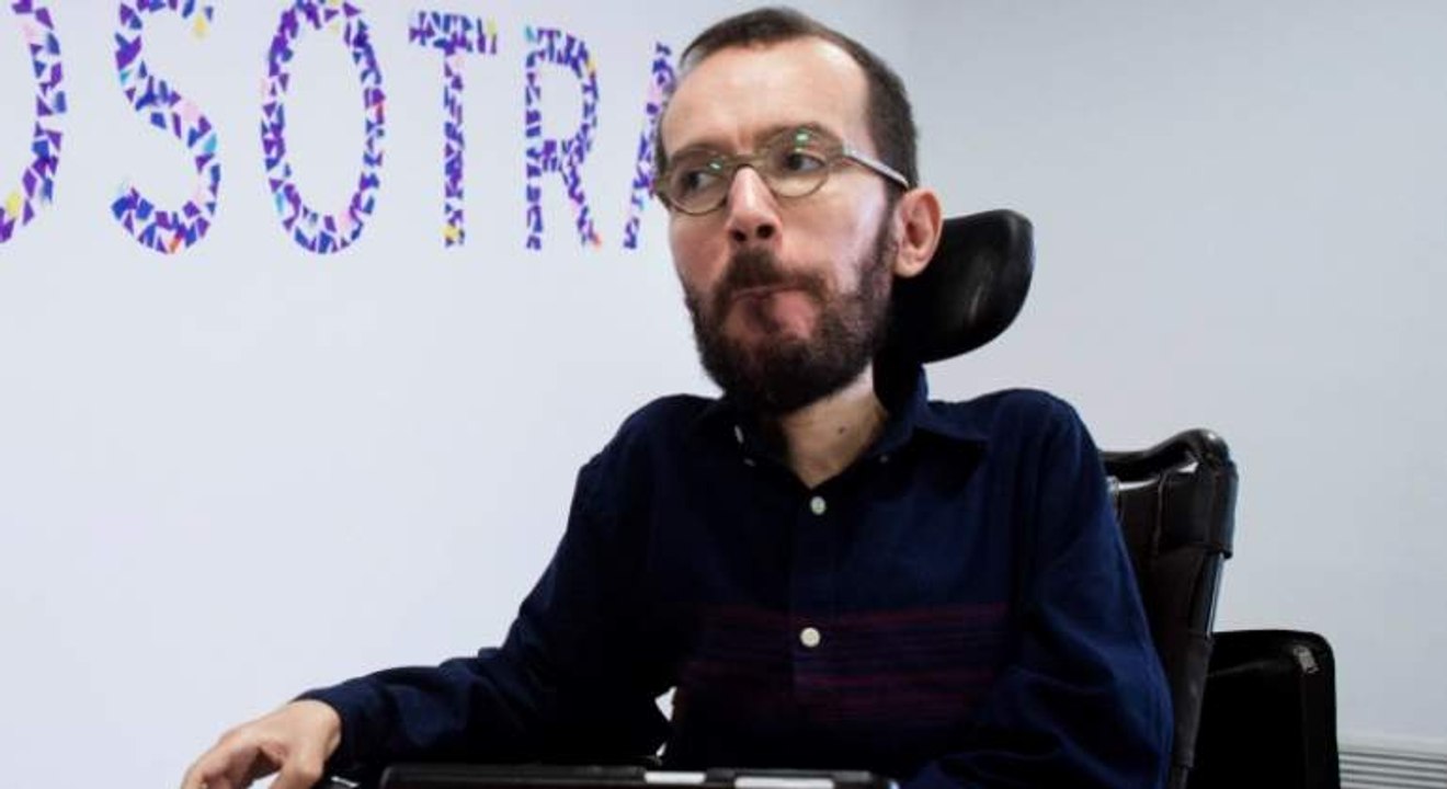Echenique ataca a Ayuso: "Está a cuatro cervezas de quemar libros de texto en Sol"