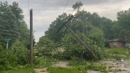 Tornado damages Kansas City neighborhood