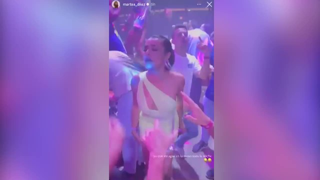 Marta Diaz y su baile a Reguilón en una discoteca: “Yo con mi agua toda la noche”