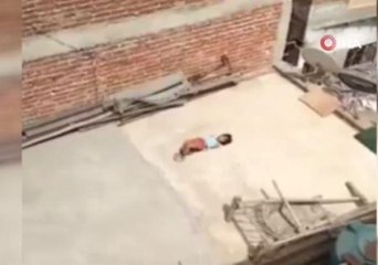 Hindistan'da 5 yaşındaki çocuğa akıl almaz ceza: İple bağlayıp güneşin altında bıraktılar