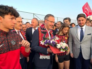 Bakan Kasapoğlu'ndan Eskişehirspor için 'Modernize edilmiş tesis' müjdesi