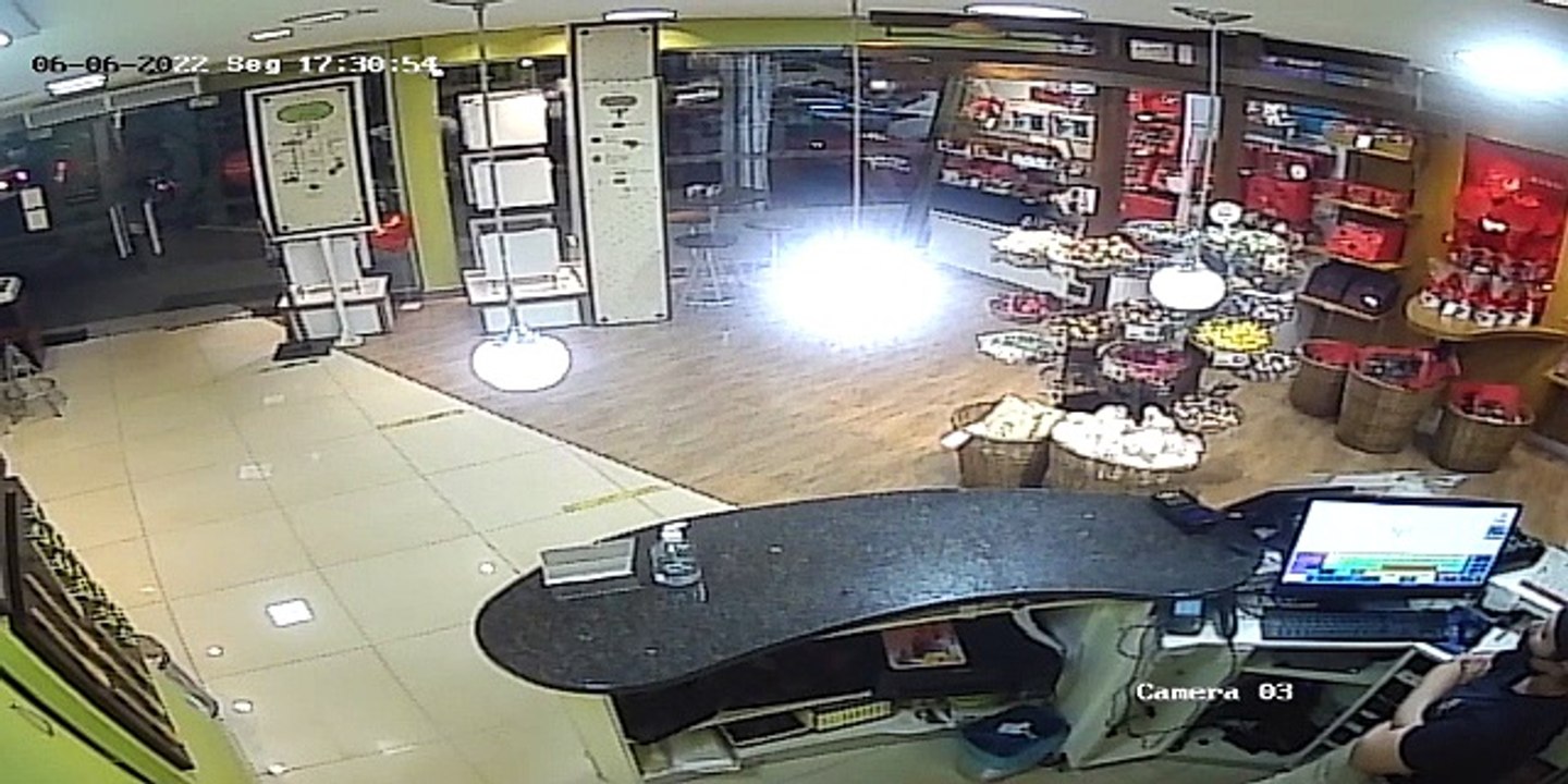 Homem assalta e rende funcionária em loja de chocolates do DF