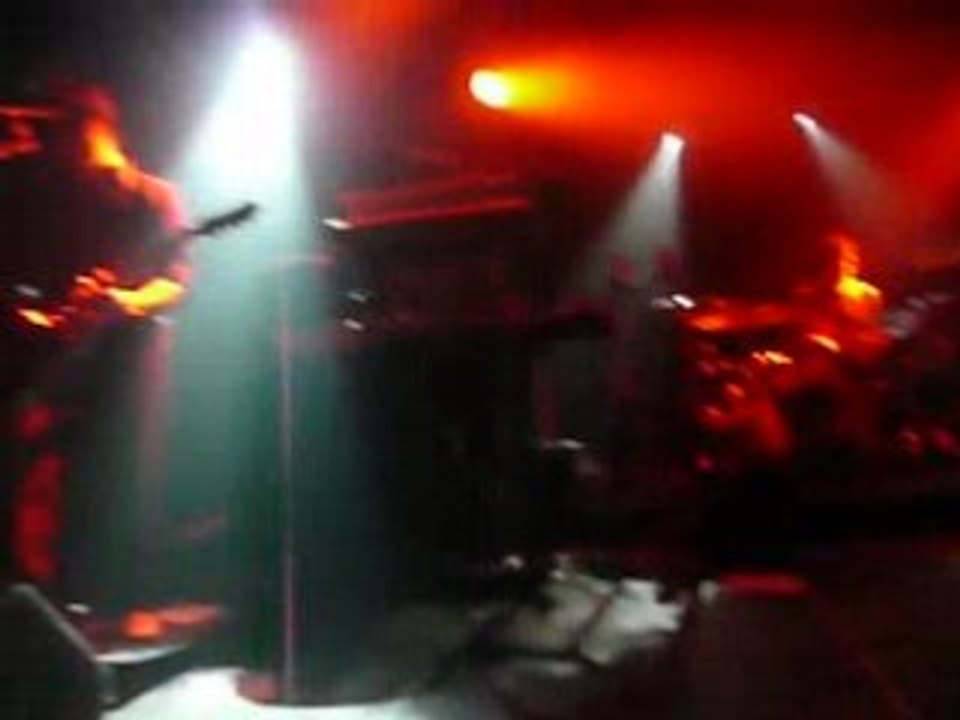 QOTSA " Someone's In The Wolf"part2 Den Atelier, Luxembourg