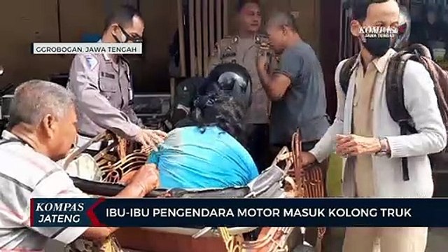 Ibu - ibu Pengendara Motor Masuk Kolong Truk