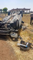 Otomobilin takla atma anı güvenlik kamerasında