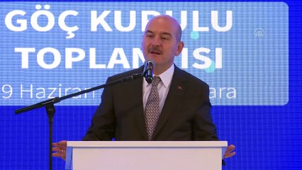 Bakan Soylu: Taksicilere il dışına taşıdıkları yabancıların seyahat belgelerini kontrol etme zorunluluğu getirildi