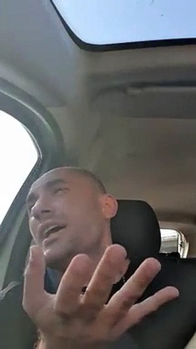 Güldür Güldür' oyuncusu Giray Altınok ekonomiyi öven gurbetçileri fena ''ti''ye aldı