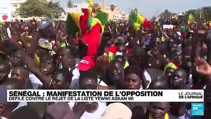 Sénégal : des milliers de personnes manifestent contre le pouvoir