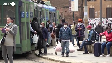 Covid, giu' casi e ricoveri: verso l'addio alle mascherine al chiuso
