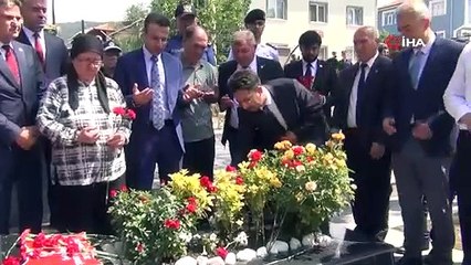 Şehit Aybüke öğretmen mezarı başında anıldı