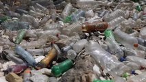 Un río de plásticos